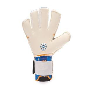 Palm of a soccer glove for women with professional performance  latex and a  Hybrid rollfinger + negative cut