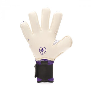 White palm of a goalkeeper glove with pure german latex and negative cut. 